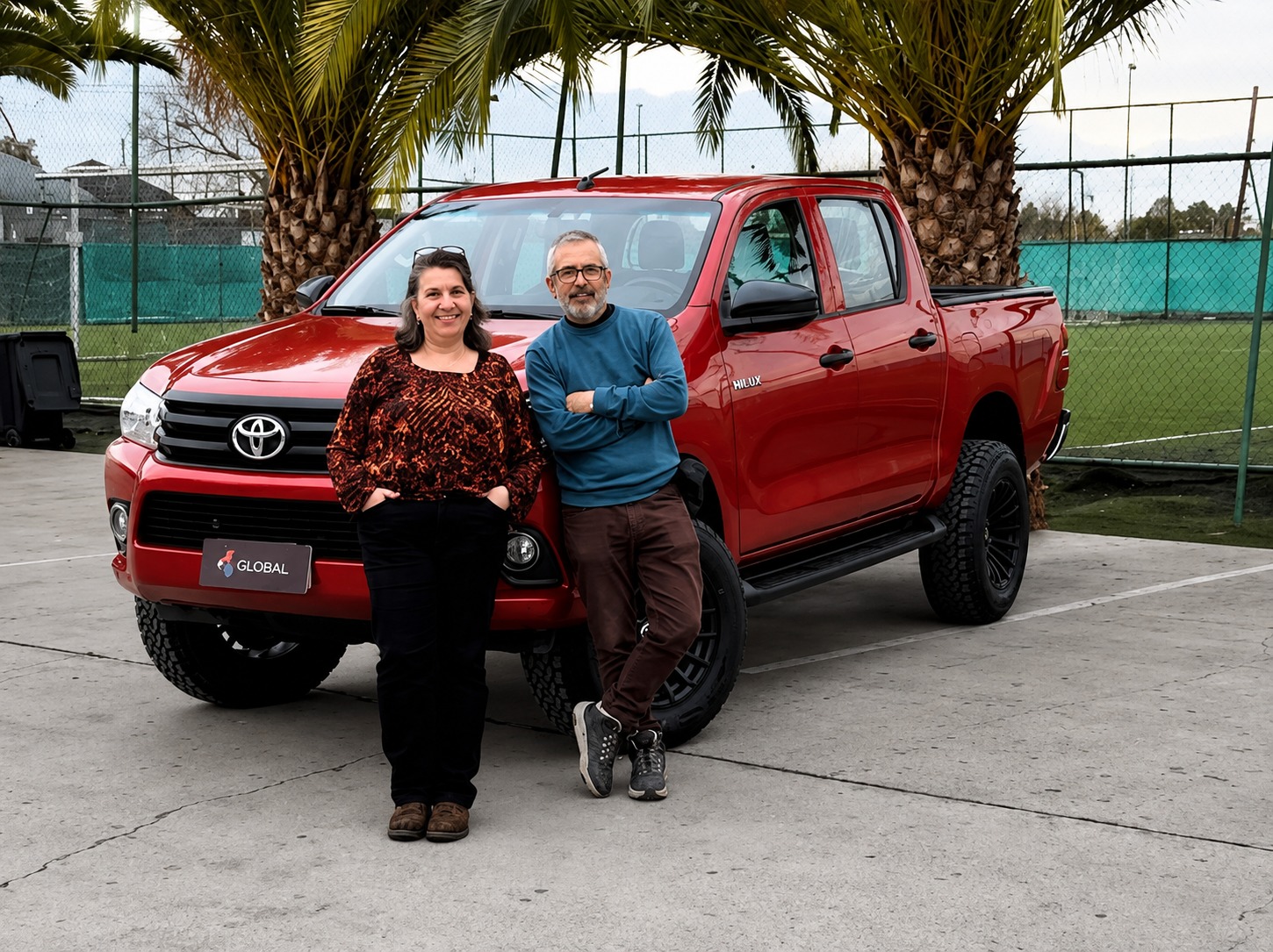 Clientes reales de Ruta Motors recibiendo su vehiculo